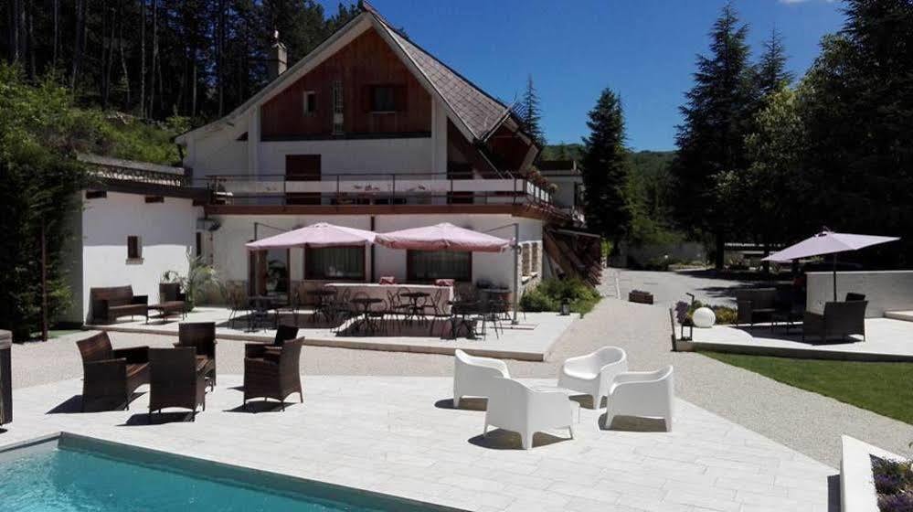 Hotel Nido Dell'Aquila Assergi Extérieur photo