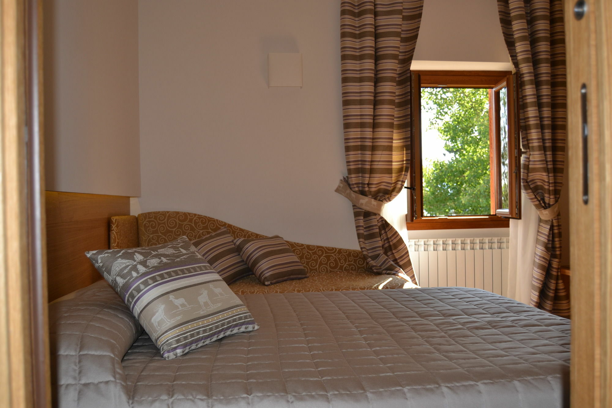 Hotel Nido Dell'Aquila Assergi Extérieur photo